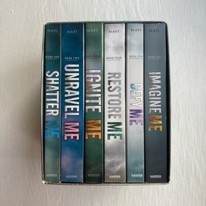 Shatter me series